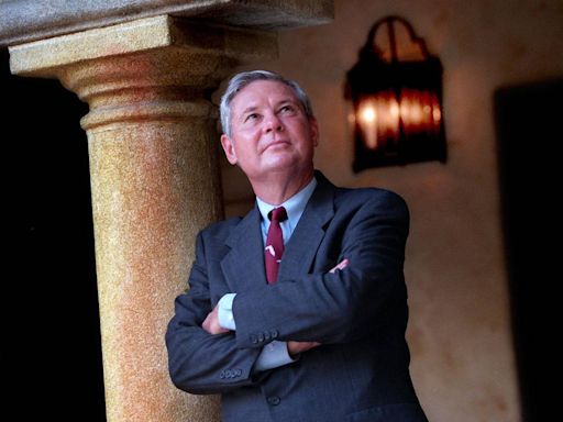 Bob Graham will lie in state Friday in old Capitol. Here’s how to go and where to watch