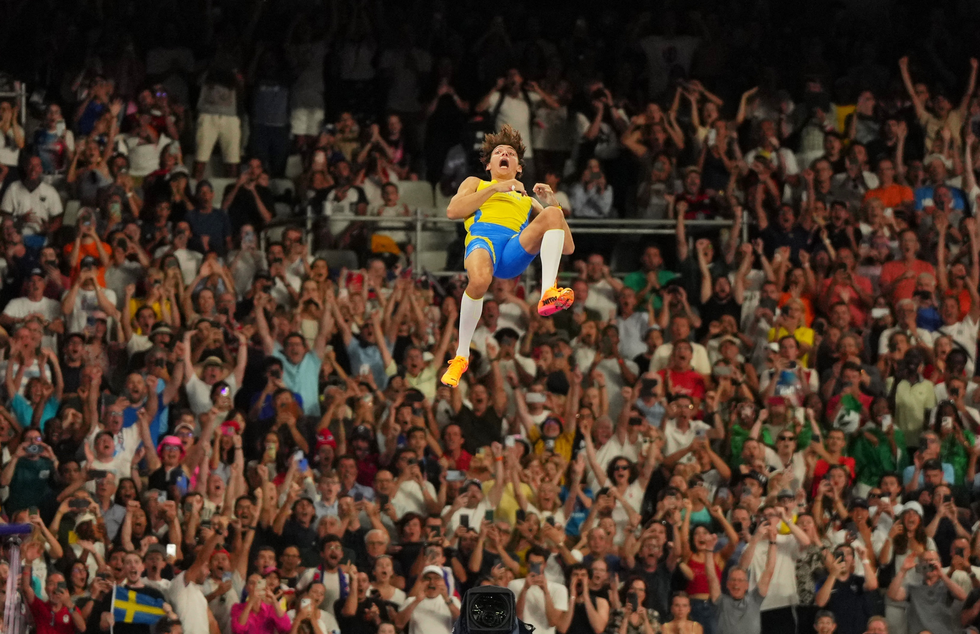 2024 Olympics: Armand Duplantis realizes childhood dream with record-breaking pole vault in Paris
