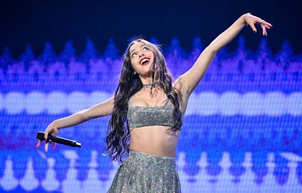 Olivia Rodrigo's top fell apart on stage but she kept on singing like the pro she is