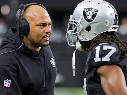 Raiders’ Antonio Pierce Delivers Flat 2-Word Message on Davante Adams