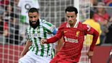 Liverpool wait on Jones injury report, Slot praises Nyoni 'quality'