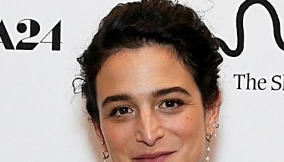 Here's Why Jenny Slate from ‘It Ends With Us’ Looks So Familiar