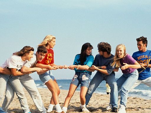 ‘Beverly Hills, 90210’ Cast Members Remember Shannen Doherty