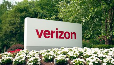 Verizon to buy Frontier Communications in $20 billion deal to boost fiber network