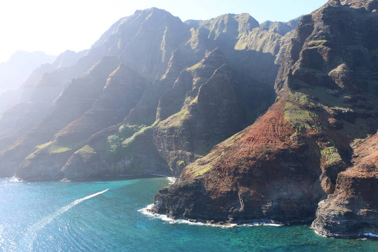 1 dead, 2 missing after tour helicopter crashes off Na Pali Coast