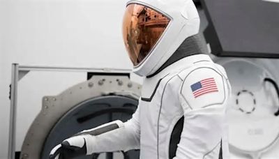 SpaceX presentó el nuevo traje para su próxima misión, la exploración de Marte