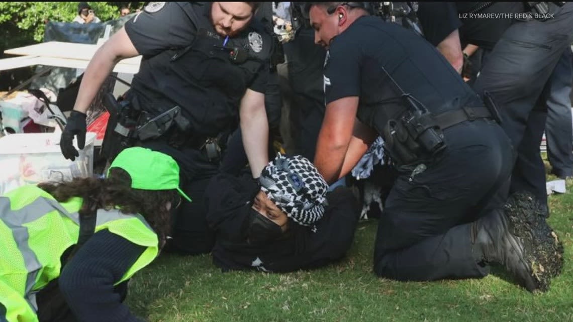 Students vow to return to UGA for protests; bear dead, blocking Georgia highway | Morning headlines