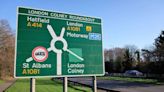 'Clever' reason some UK motorway signs are green and it makes a lot of sense
