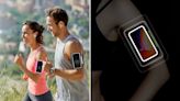 El brazalete de móvil para correr compatible con iPhone y Android