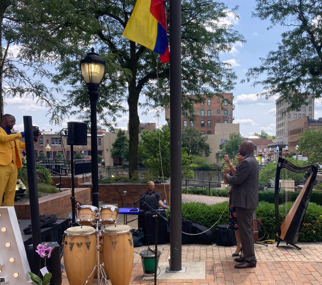 Growing Colombian community in Aurora honored during ceremony downtown
