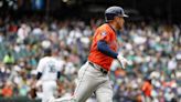 Mariners' Offense Goes Punchless on Thursday in Loss to Astros; Here's How it Happened