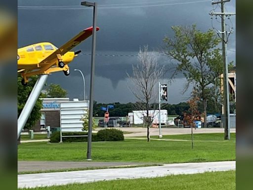 Funnel cloud advisory issued in parts of Manitoba, including Winnipeg: Environment Canada