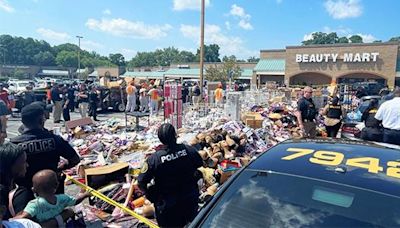 Beauty Supply Store Evicted, Entire Inventory Dumped in Parking Lot in Georgia