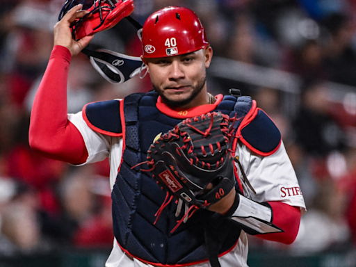 Willson Contreras injury: Cardinals catcher breaks arm after being hit by swing vs. Mets