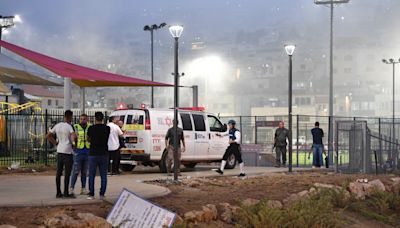 Israel dice que Hezbollah “pagará el precio” tras culpar al grupo por el ataque a un campo de fútbol en el que murieron 12 niños