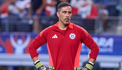 Alcalde de Coquimbo despidió a Claudio Bravo recordando el gol que le hizo cuando fue futbolista