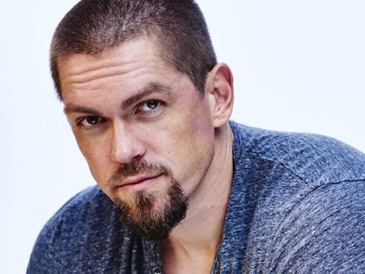 ‘True Lies’ Alum Steve Howey Signs With IAG