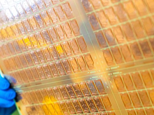 It looks like AMD is racing Intel to production of chips on glass substrates for faster, more efficient processors