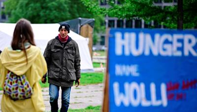 Klimastreik in Berlin: Aktivist im Hungerstreik in Krankenhaus eingeliefert