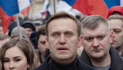 Russian Journalists Linked To Alexei Navalny Arrested Amid Crackdown