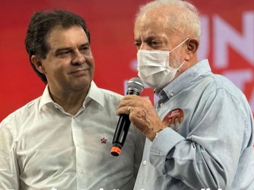 Com Lula de máscara no palanque, deputado do PT é oficializado candidato em Fortaleza e agradece a Cid Gomes