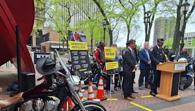 Arranca campaña para evitar más muertes de motociclistas en Nueva York: no darán tregua a conductores sin registro legal - El Diario NY