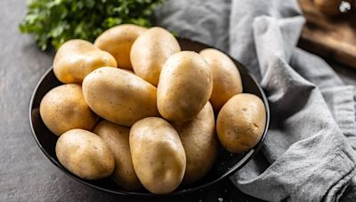 Potatoes stay fresh 3 months longer without rotting if kept in one kitchen area