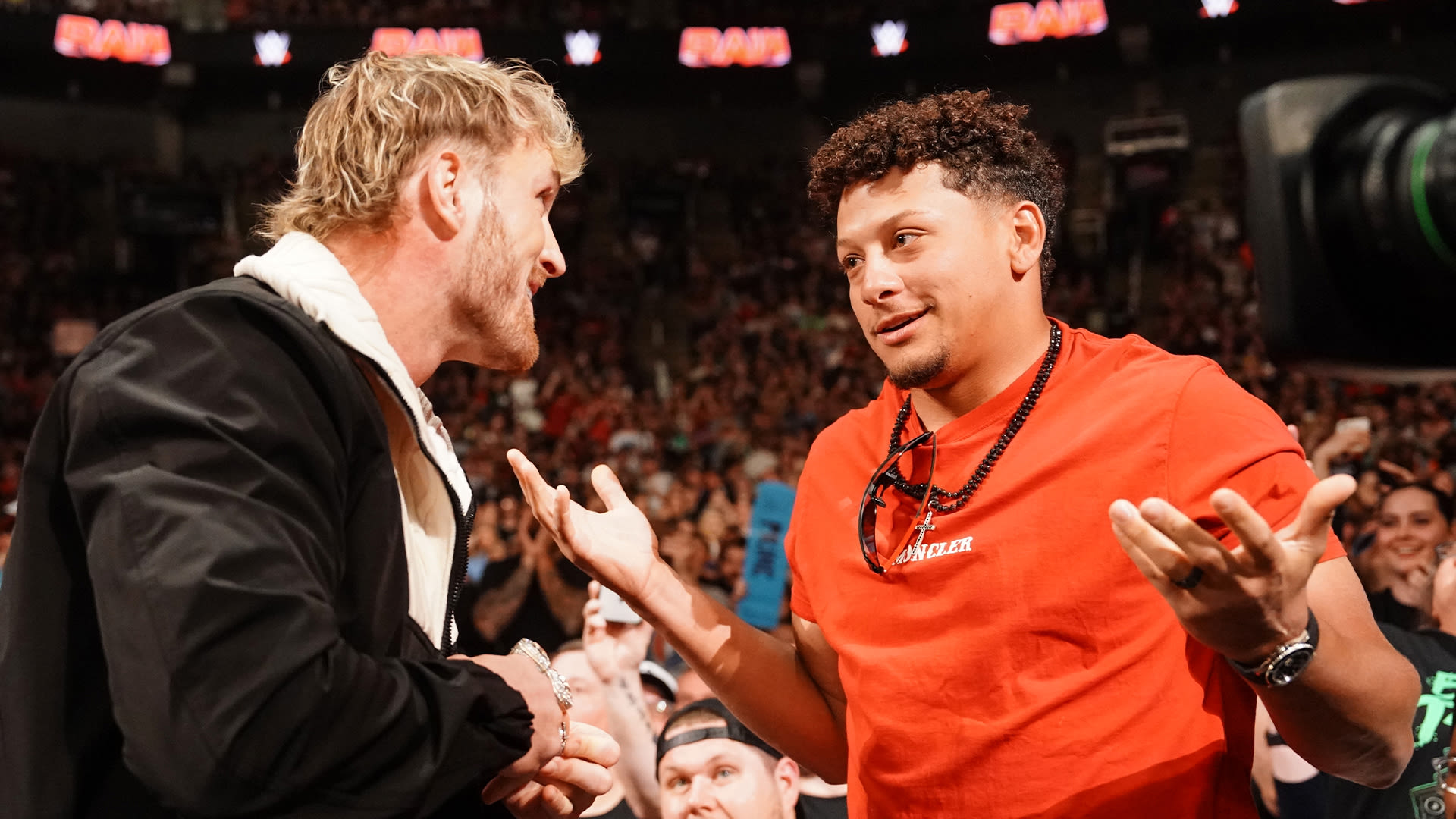Mahomes helps out Logan Paul at WWE Raw as fans gasp 'he's a villain now'