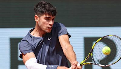 Carlos Alcaraz regresa con victoria en Roland Garros