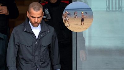 Dani Alves reaparece entrenando a un niño en una playa paradisíaca (VIDEO)