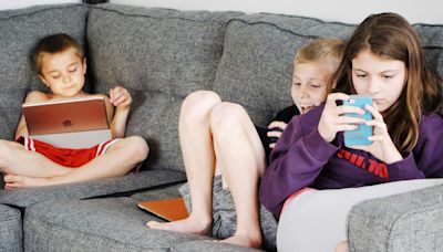Videojuegos, redes sociales, alcohol o drogas: Cómo prevenir a los hijos de las adicciones