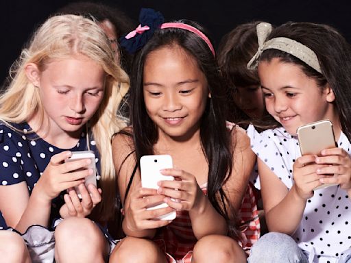 What Australia can learn from the UK about keeping kids off social media