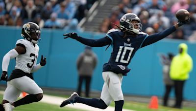 How Titans WR DeAndre Hopkins Prepares For Season