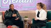 Kelly Clarkson tells a grossed-out Kenan Thompson that she pees in the shower 'almost every time'