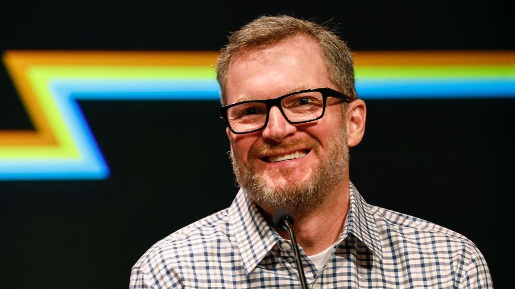 Dale Earnhardt Jr. Moving to TNT, Amazon Prime Broadcast Booths in 2025