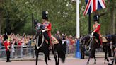 Família Real: Cavalos fogem do Palácio de Buckingham e deixam feridos - OFuxico