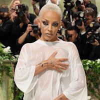 How Doja Cat s Wet T-Shirt Look at 2024 Met Gala Was On-Theme