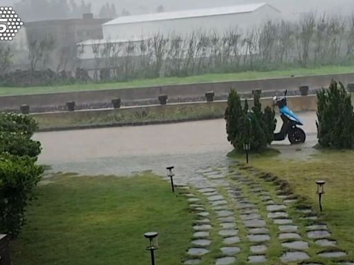 快訊／大雨狂炸澎湖！一級淹水警戒 路面已淹到變「小河」│TVBS新聞網