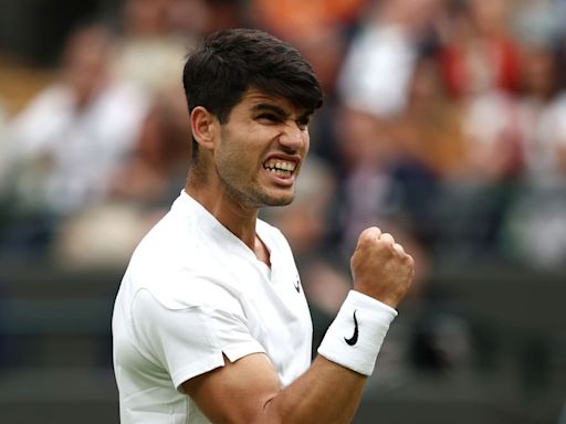 Carlos Alcaraz sigue con paso firme en Wimbledon y vence a Vukic por la vía rápida