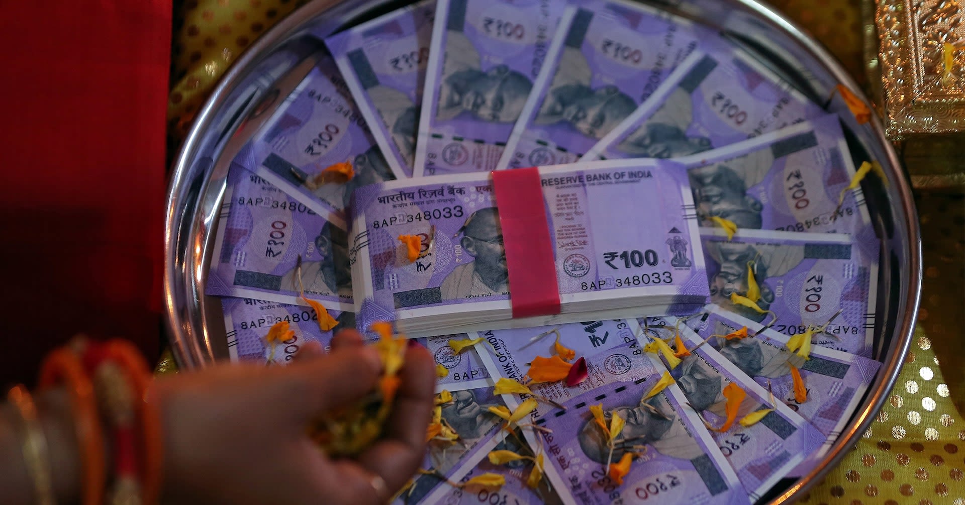 Rupee likely in narrow range in week with key US data, Fed policy decision