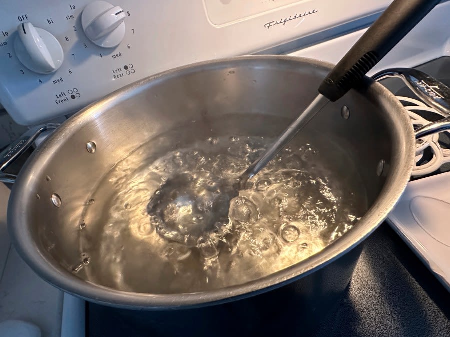 Boil water notice issued for Holly Springs residents