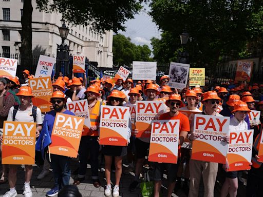 NHS leader warns of widespread disruption as doctors continue strike