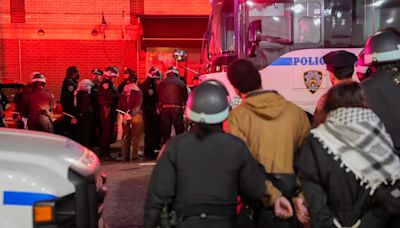Tensión en la Universidada de Columbia: la Policía de Nueva York desalojó el edificio ocupado por estudiantes propalestinos