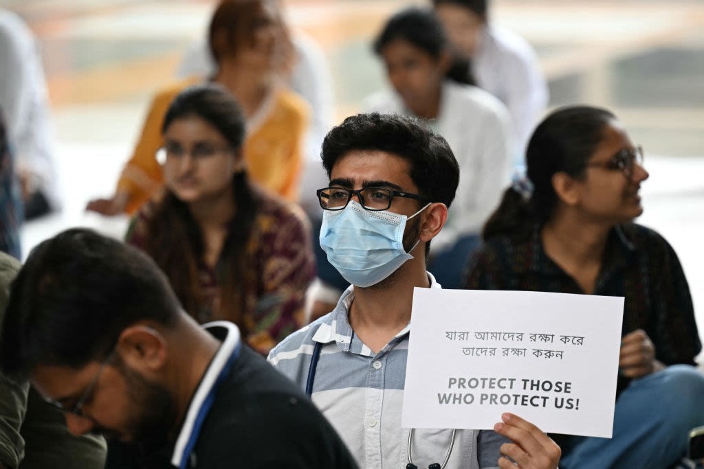 Indian Doctors Strike After Murder of Trainee Medic