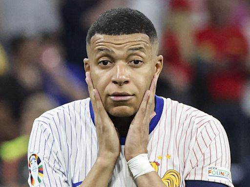 Euro 2024 : Kylian Mbappé filmé lors d'un geste dégoûtant face à l'Espagne, il se fait humilier sur Twitter, "Il floppe même ça"