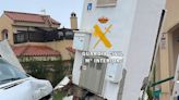 Estrellan en Málaga una furgoneta con material de construcción robado contra una vivienda
