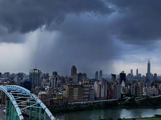 北部地區雷雨狂炸！松山機場暫停地面作業 部分航班恐延誤