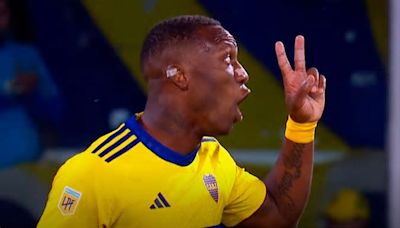 Luis Advíncula hizo FUERTE reclamo a compañeros de Boca Juniors tras error: ¡Se molestó!