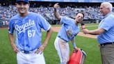 Seth Lugo retires 14 straight in 1st career complete game, Royals beat White Sox 4-1