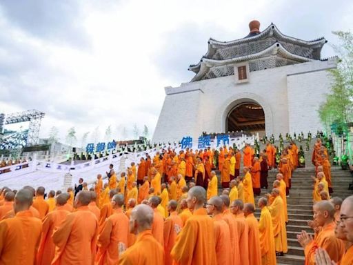 侯友宜出席慈濟浴佛大典祈福會 祈願社會安定 民眾安居樂業 | 蕃新聞